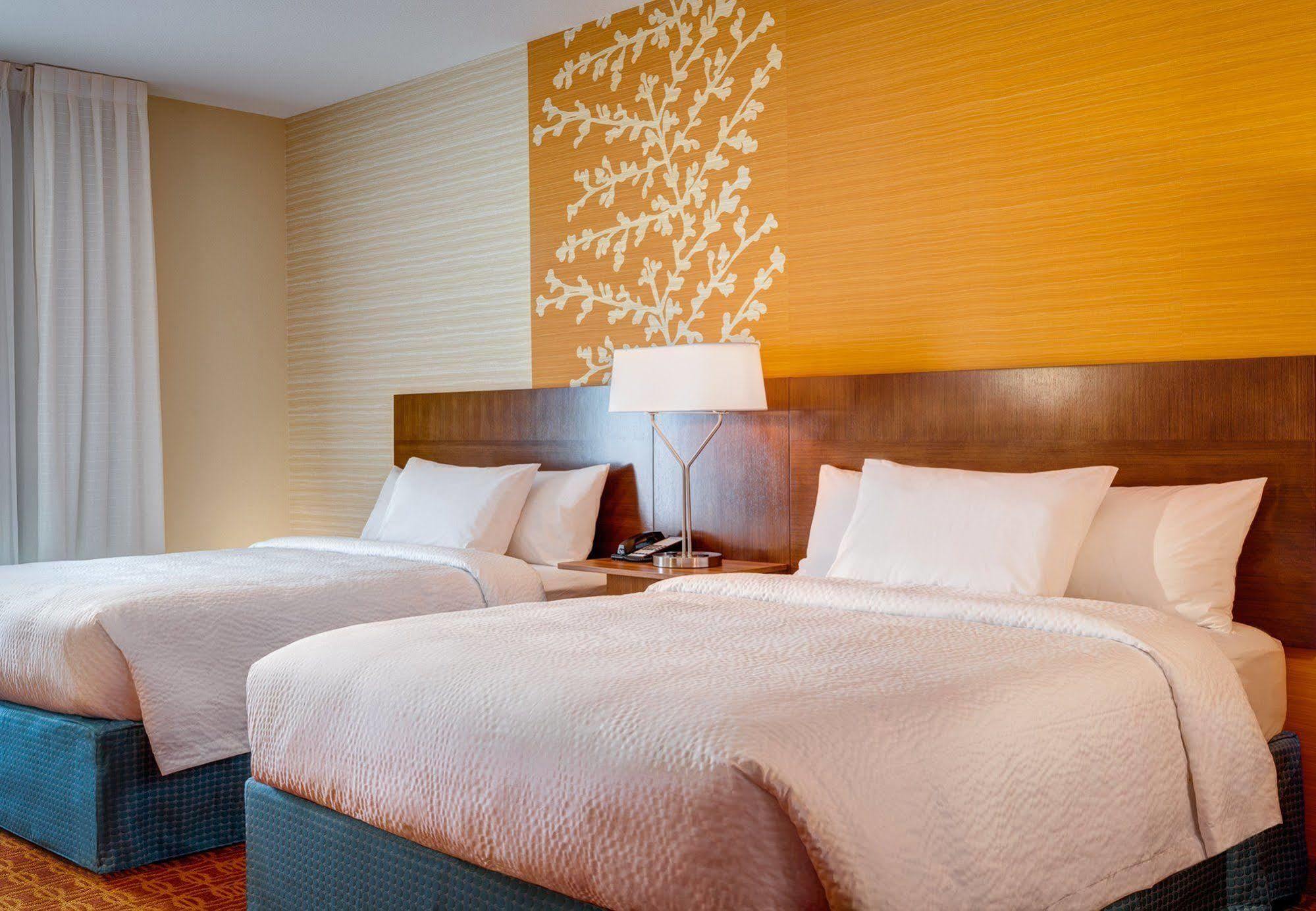 Fairfield Inn & Suites By Marriott Coralville Exterior foto